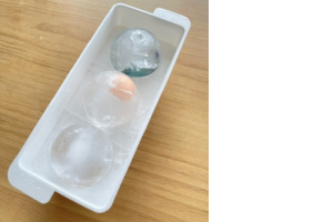 玩具の氷ボール